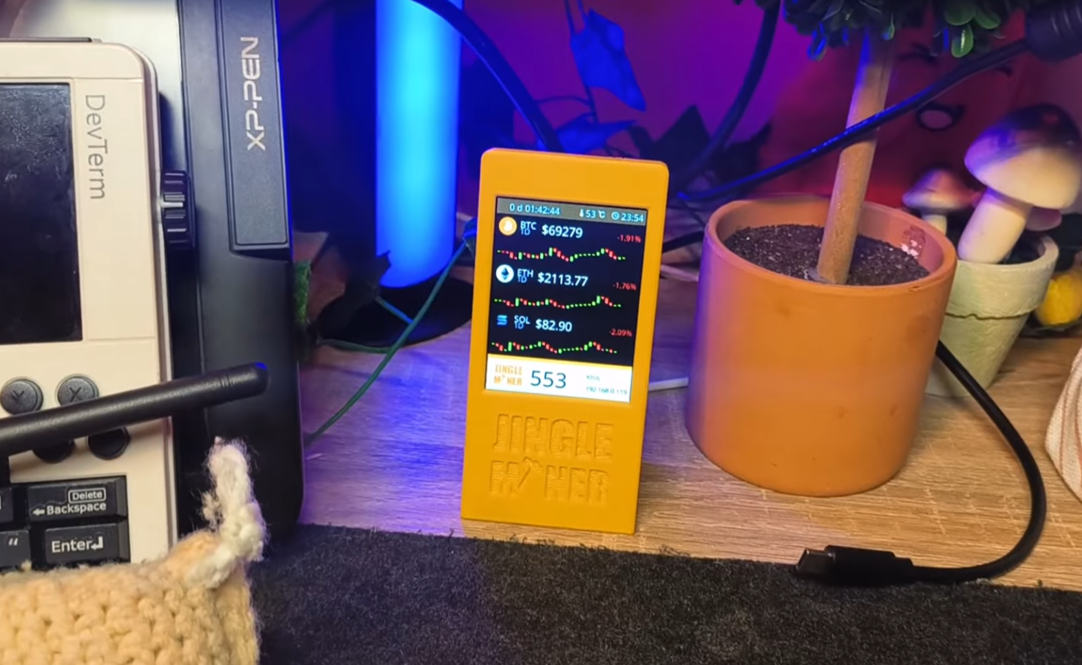 This Tiny Bitcoin Miner Actually Works… (Jingle Miner Review)